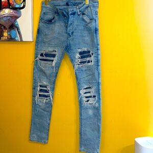 Skinny ripped jeans